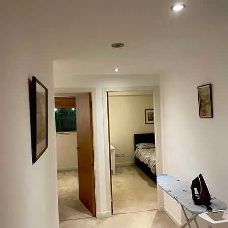 5 Beds ,4 Bedroom Duplex West Of Near Centre Apartamento *