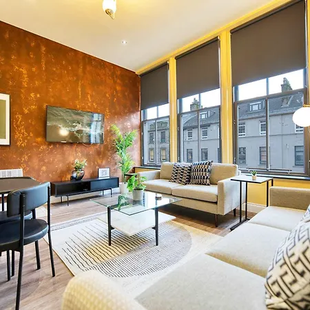 Spacious Station 2 Bed B3 *