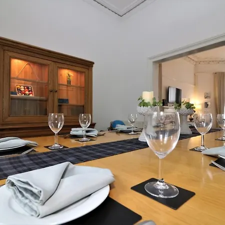 Villa 10 Bedrooms Pool Table Garden Piano Glasgow