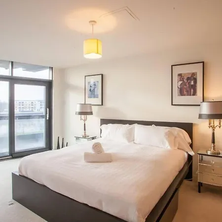 With River View Next To Hydro شقة