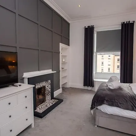 Stunning 2 Bed In Ideal Location Glasgow