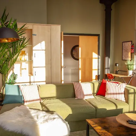 Getaway With Free Parking * Glasgow