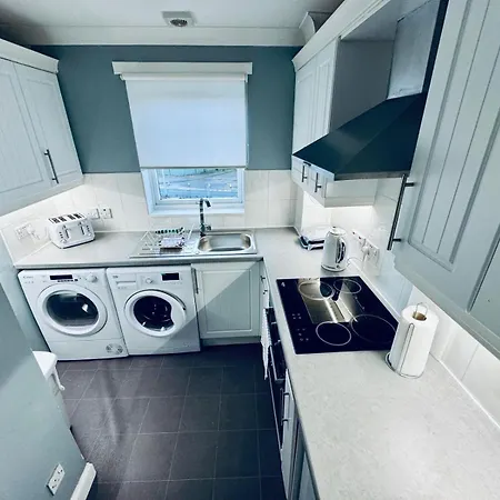 Modern 2 Bedroom Near Centre