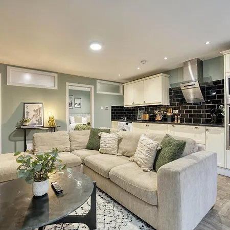 Stylish 3-bedroom In