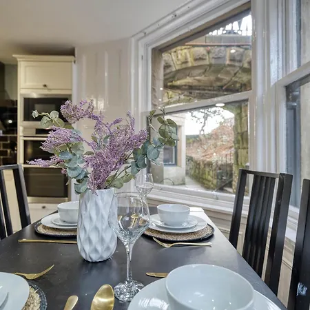Stylish 3-bedroom In * Glasgow