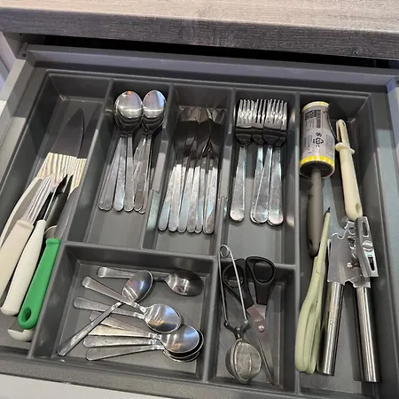 Modern Flat In Free Parking & Wifi Apartment