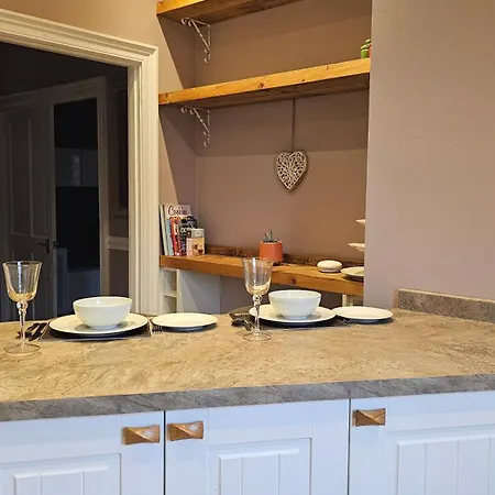 Beautiful Self Contained With Garden *