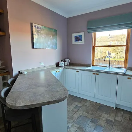 Beautiful Self Contained With Garden Глазго