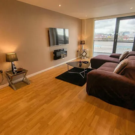 2bd Near Hydro Secc Centre Great Location Daire