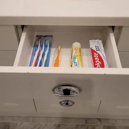 3 Bedroom Sleeps 6 Free Parking Glasgow