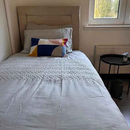 Modern Apartment-sleeps6-parking-seft Check In * Glasgow