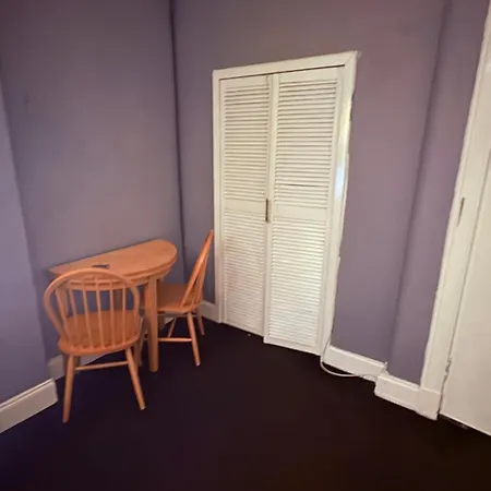 West End 2 Bed Apartment Glasgow