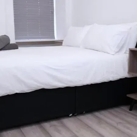 Newly Refurbished 2 Bed ! * Glasgow