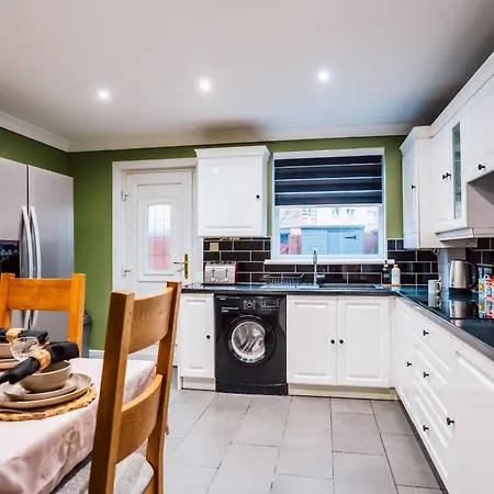 بيت للعطل Dalmarnock