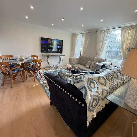 Away From In - Free Street Parking *