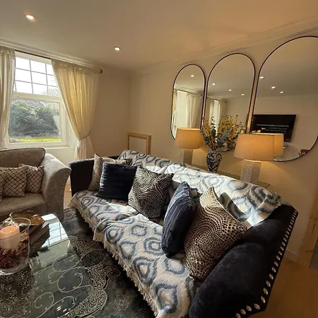 Away From In - Free Street Parking Γλασκώβη