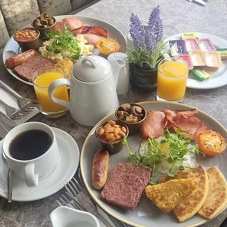 Kings Park Hotel 3*