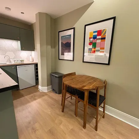 Quiet Centre, King & Sofa Bed *