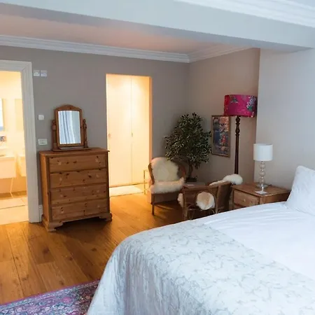 Elegant West End Flat In גלאזגו