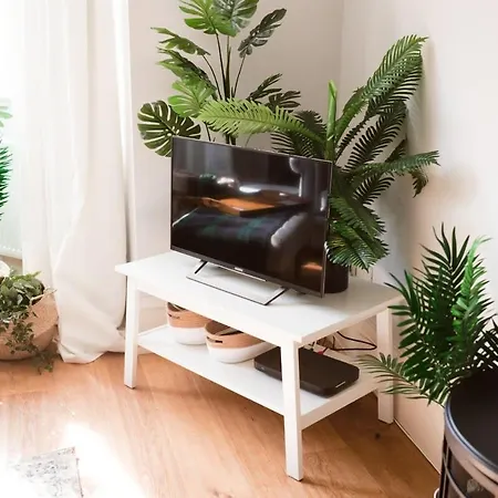 דירה Elegant West End Flat In *