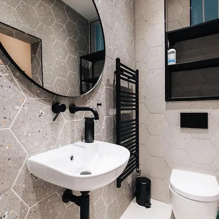 Fresh Stylish West End Flat Апартаменты