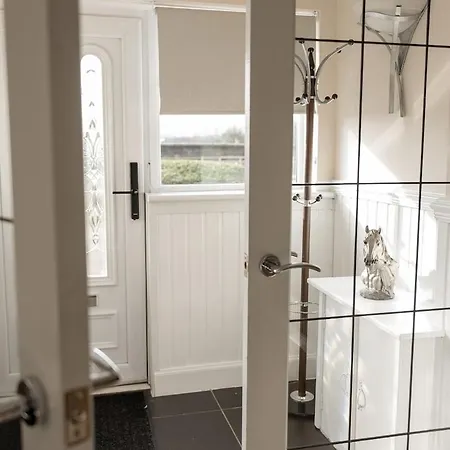 Spacious 3 Bed In With Free Parking Glasgow