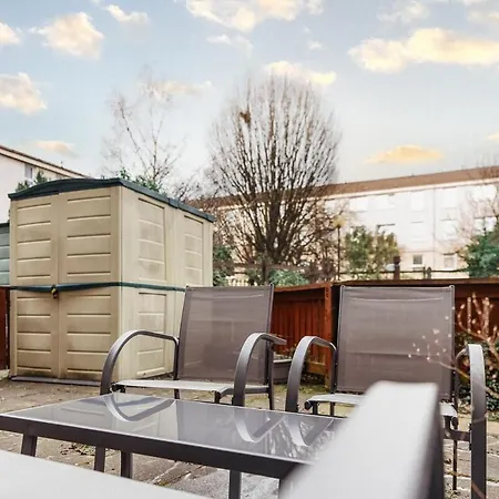 Hébergement de vacances Spacious 3 Bed In With Free Parking *