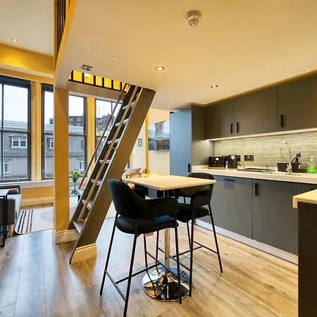 Union Court Mezzanine - B9 - Building Has No Lift And Stairs To *