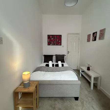 Cozy, Modern Flat In Govan *