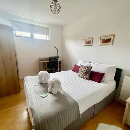 Perfect Location In Heart Of West End Pass The Keys Glasgow
