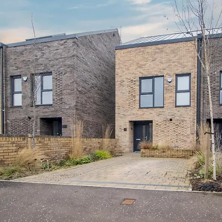 Fabulous Festival Park Private Parking Garden - Pass The Keys