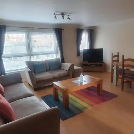 In Heart Of West End- Parking Space- Spacious- Near And Kelvingrove Art Gallery