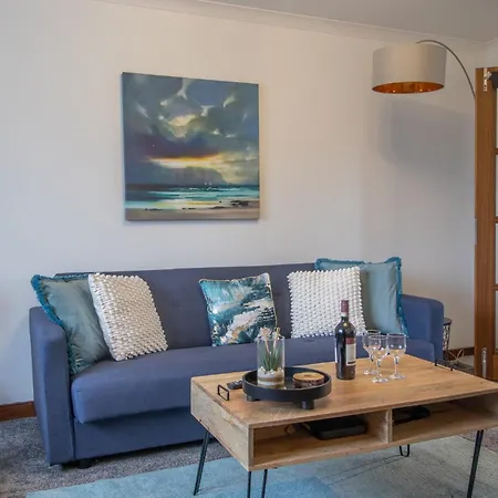 Ferienhaus Glasgow, Spacious, 2 Bed With Parking *