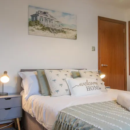 Ferienhaus Glasgow, Spacious, 2 Bed With Parking Glasgow