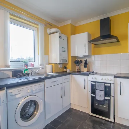 Glasgow, Spacious, 2 Bed With Parking