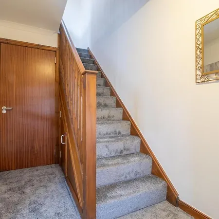 Ferienhaus Glasgow, Spacious, 2 Bed With Parking Glasgow