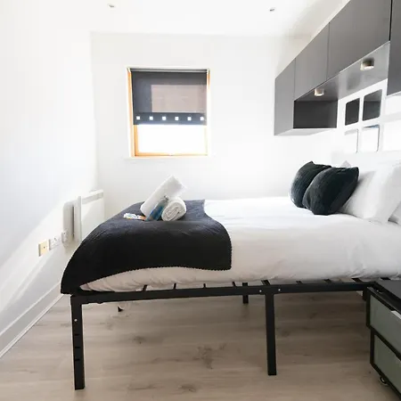 2 Bdr At Caledonia Luxe Short Lets & Serviced