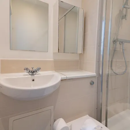 2 Bdr At Caledonia Luxe Short Lets & Serviced