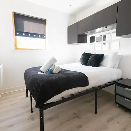 Argyle Apartment