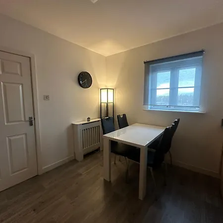 Appartement Modern 2br With 2 Bathrooms & Free Parking Glasgow