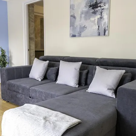 Riverview House Apartment *