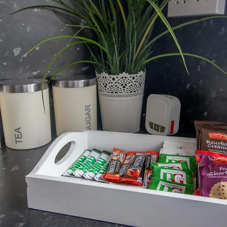 Spacious 2-bed Free Parking & Stadiums