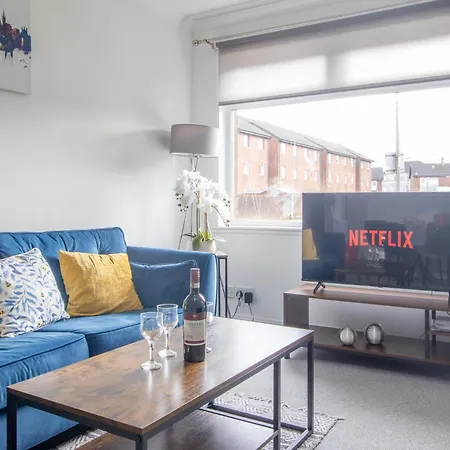 Spacious 2-bed Free Parking & Stadiums Appartement