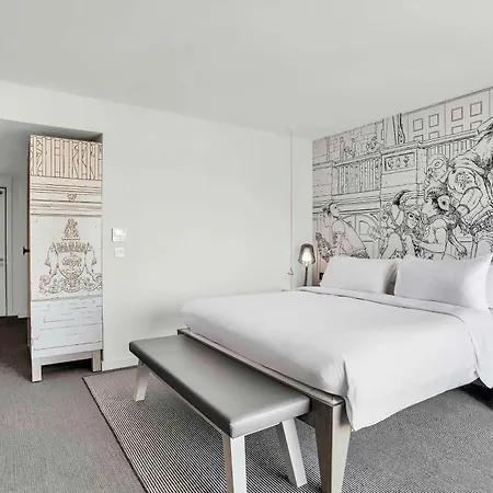 Radisson Red Hotel, 4*