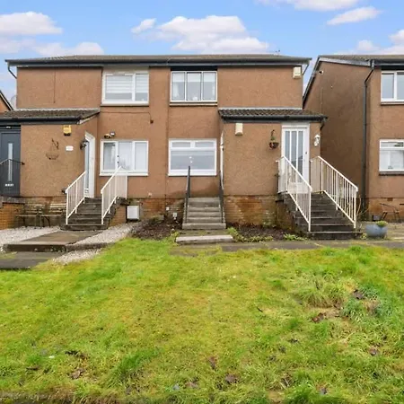 Stylish 2 Bed With Parking Apartment Glasgow