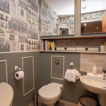 Unique House In Park District