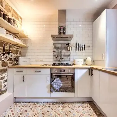 West End Homes Apartamento