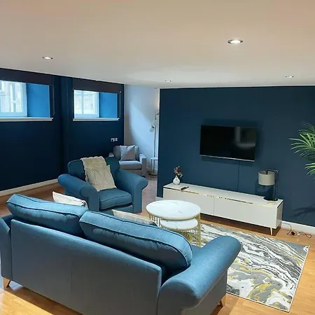 Apartment Sec Hydro Duplex In Finnieston