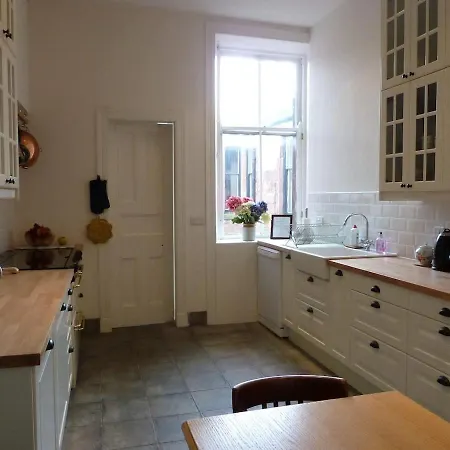 Elegant Victorian In Glasgow's West End *