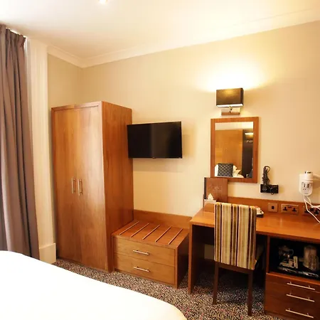 Acorn Hotel 3*